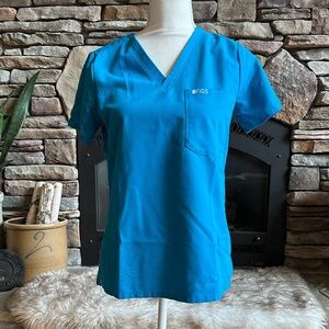 Figs Women's Extreme Blue V-Neck Short Sleeve Top